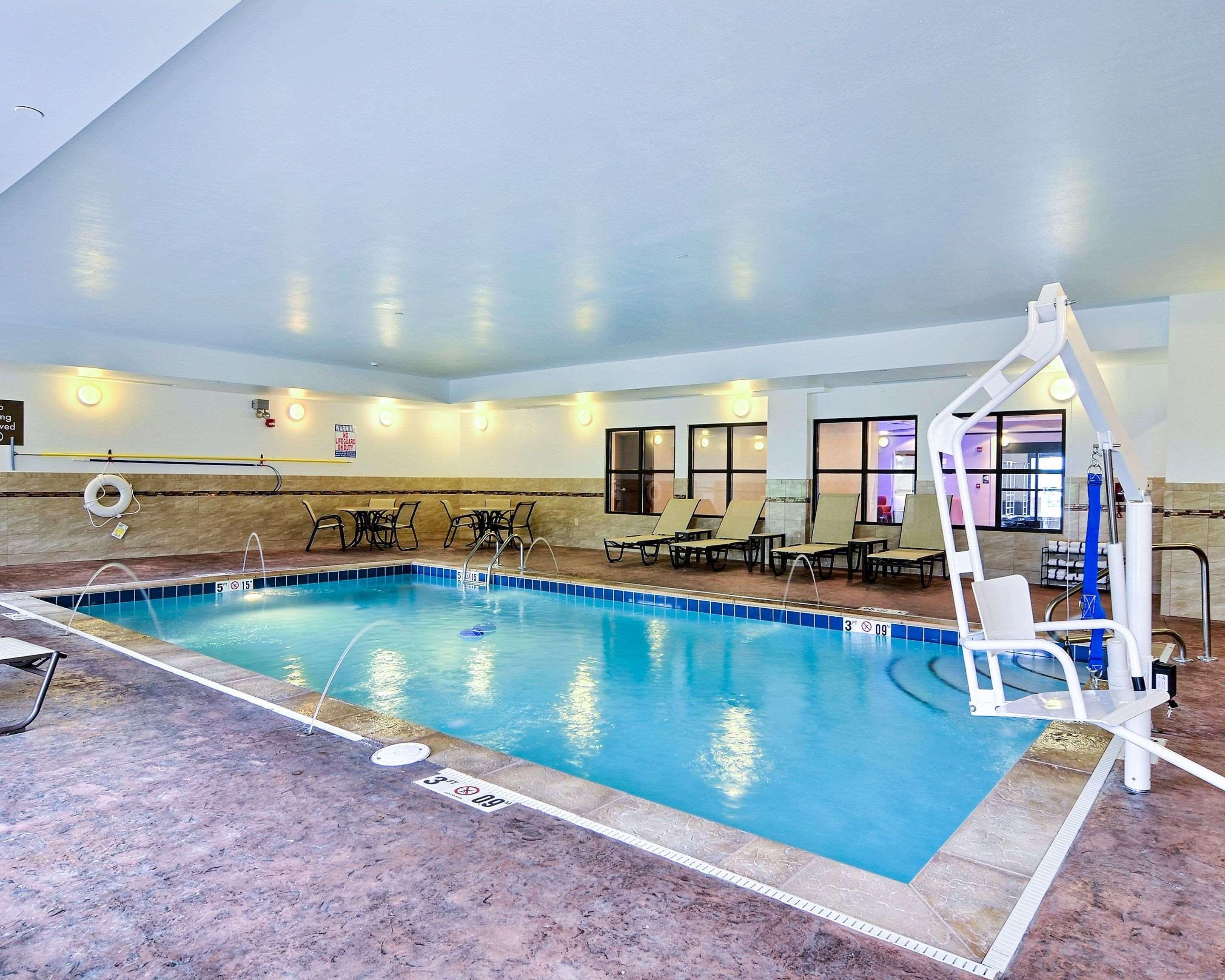Comfort Suites Юнионтаун Экстерьер фото