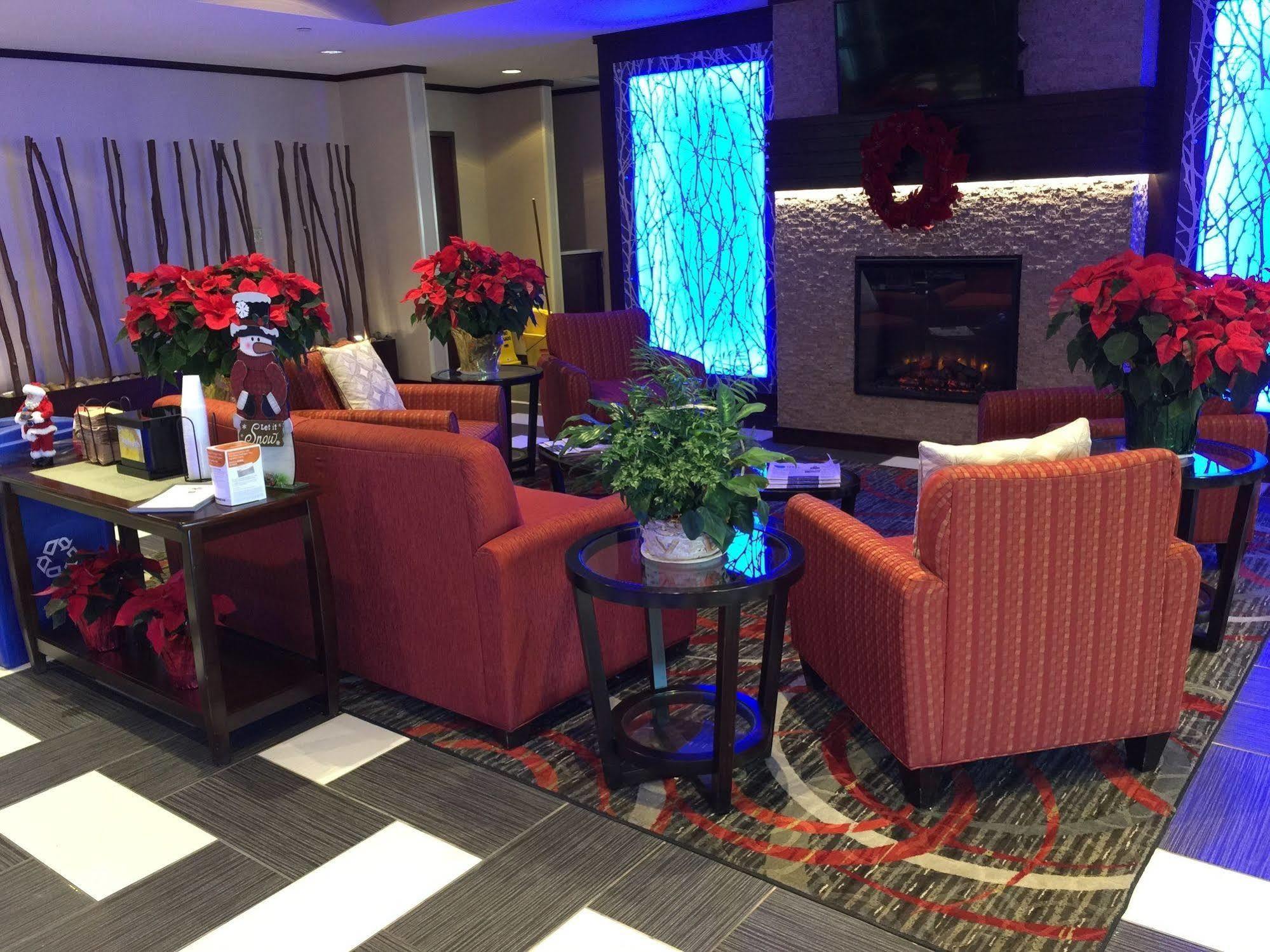 Comfort Suites Юнионтаун Экстерьер фото