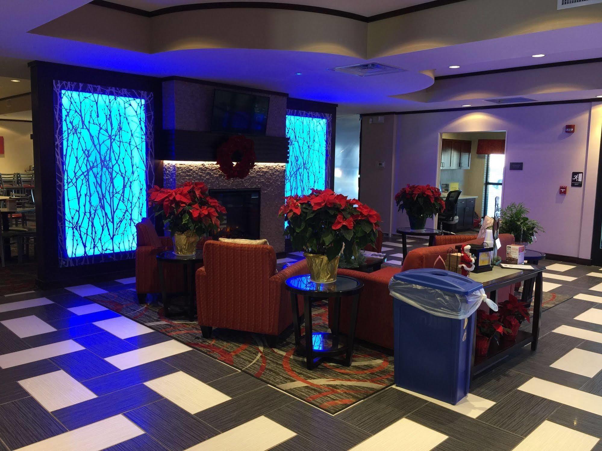 Comfort Suites Юнионтаун Экстерьер фото